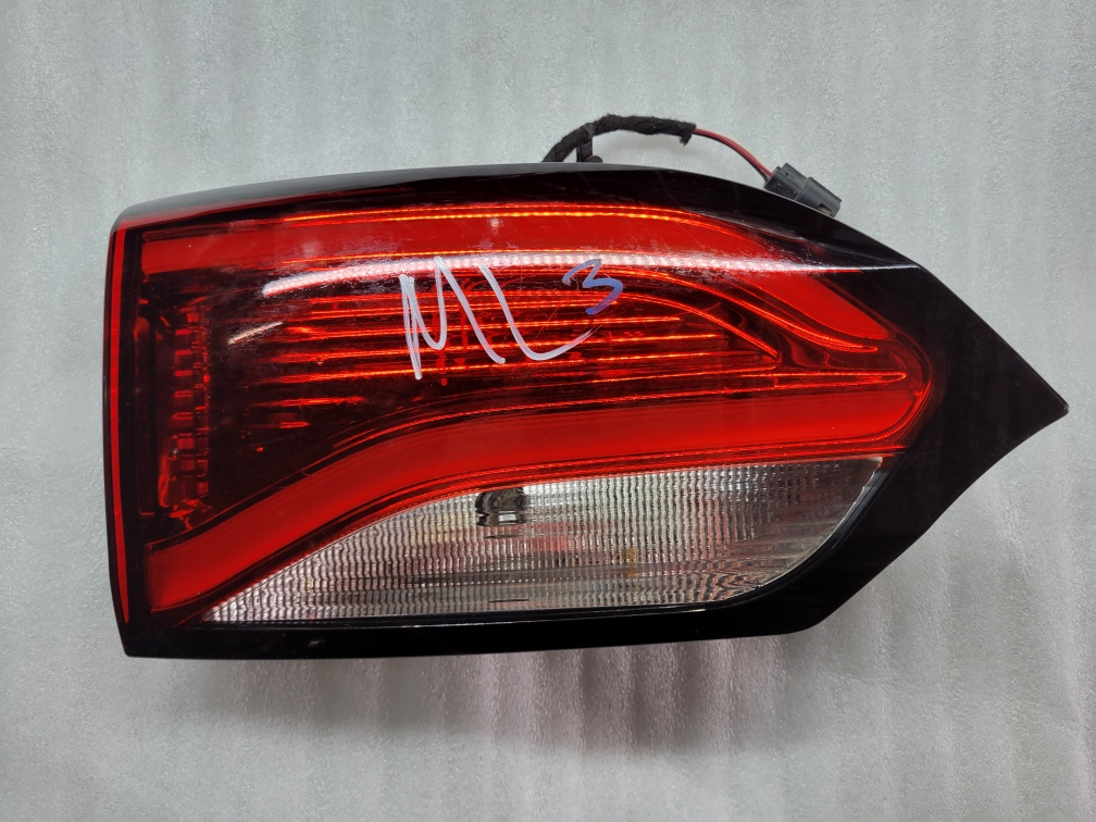 Chrysler Pacifica 2017 - 2020 Intercalavera Izquierdo Usado Original