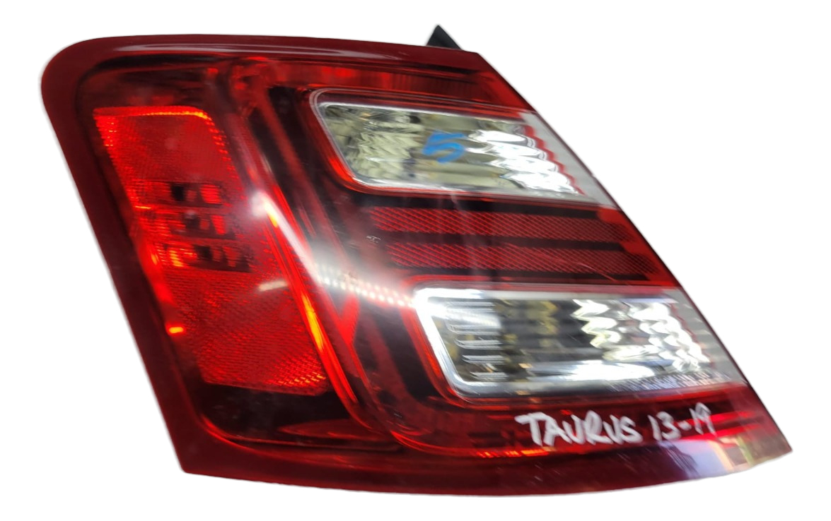 Calavera Ford Taurus 2013-2018 - vista 1
