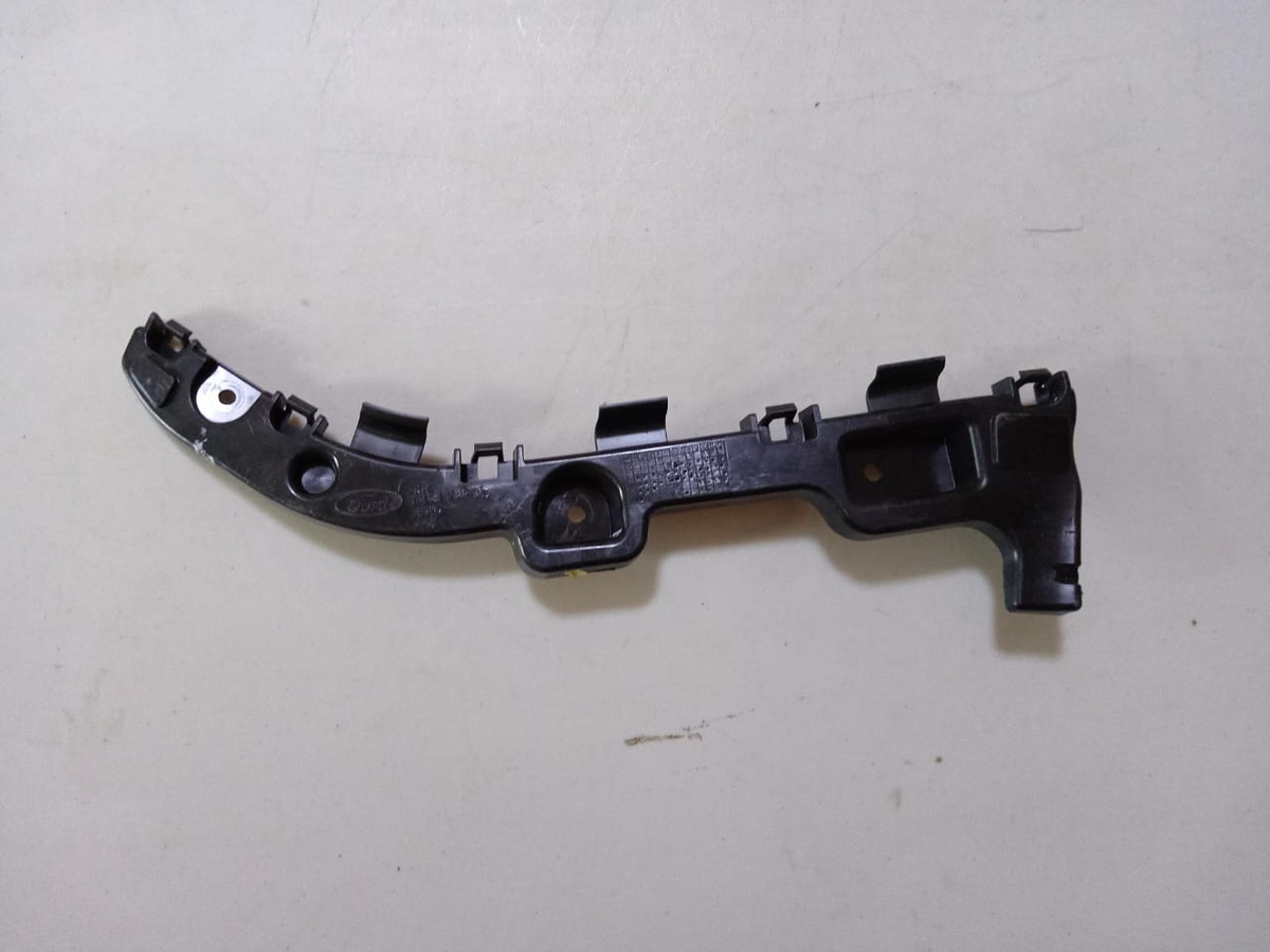 Guia Facia Trasera Derecha Ford Figo 2016-2018
