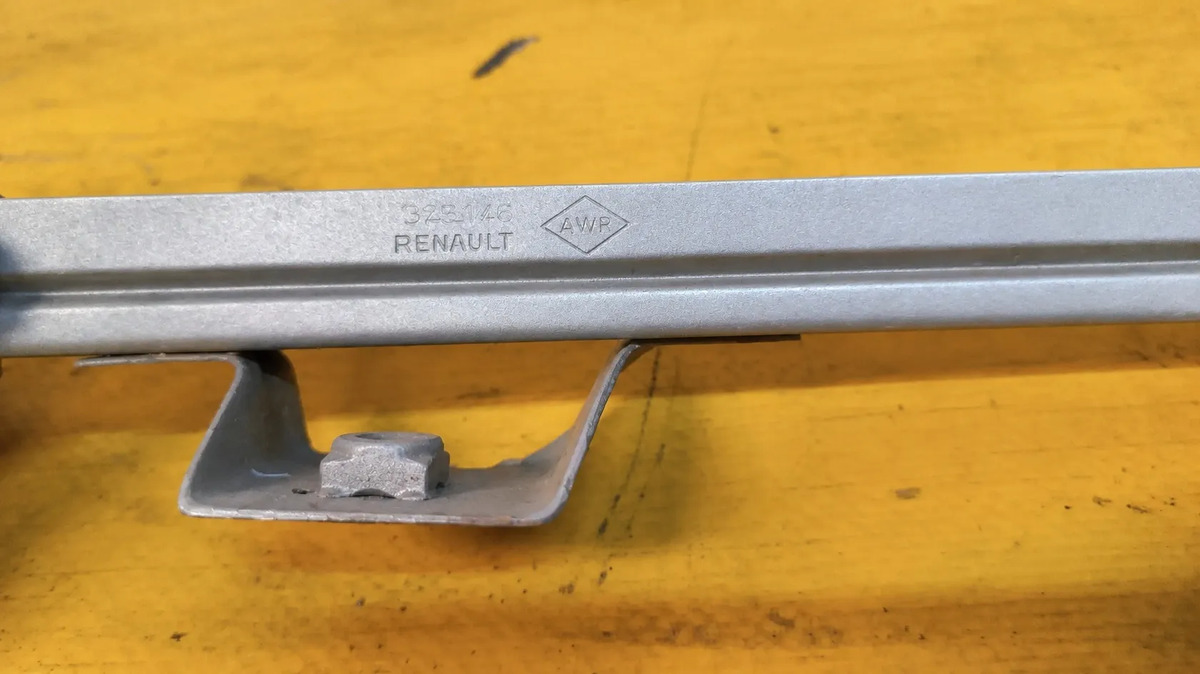 Nissan Aprio 2008 - 2010 Elevador Delantera Derecha Usado Original