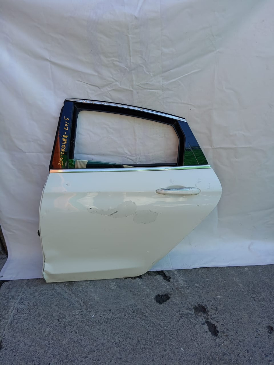 Puerta Trasera Izquierda Chrysler 200 2015-2017 (detalle) - vista 1
