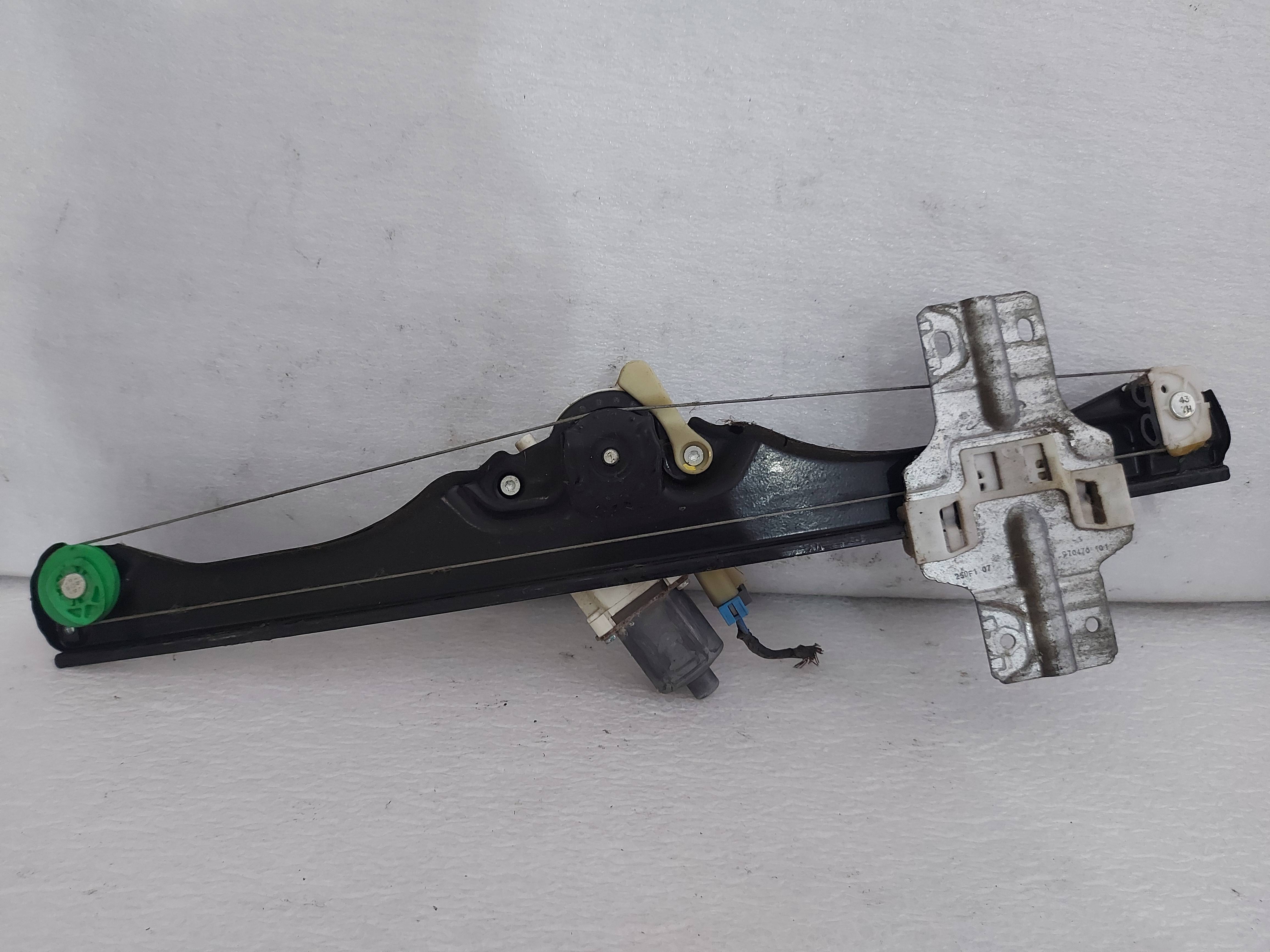 GMC Acadia 2007 - 2012 Elevador Delantera Derecho Usado Original