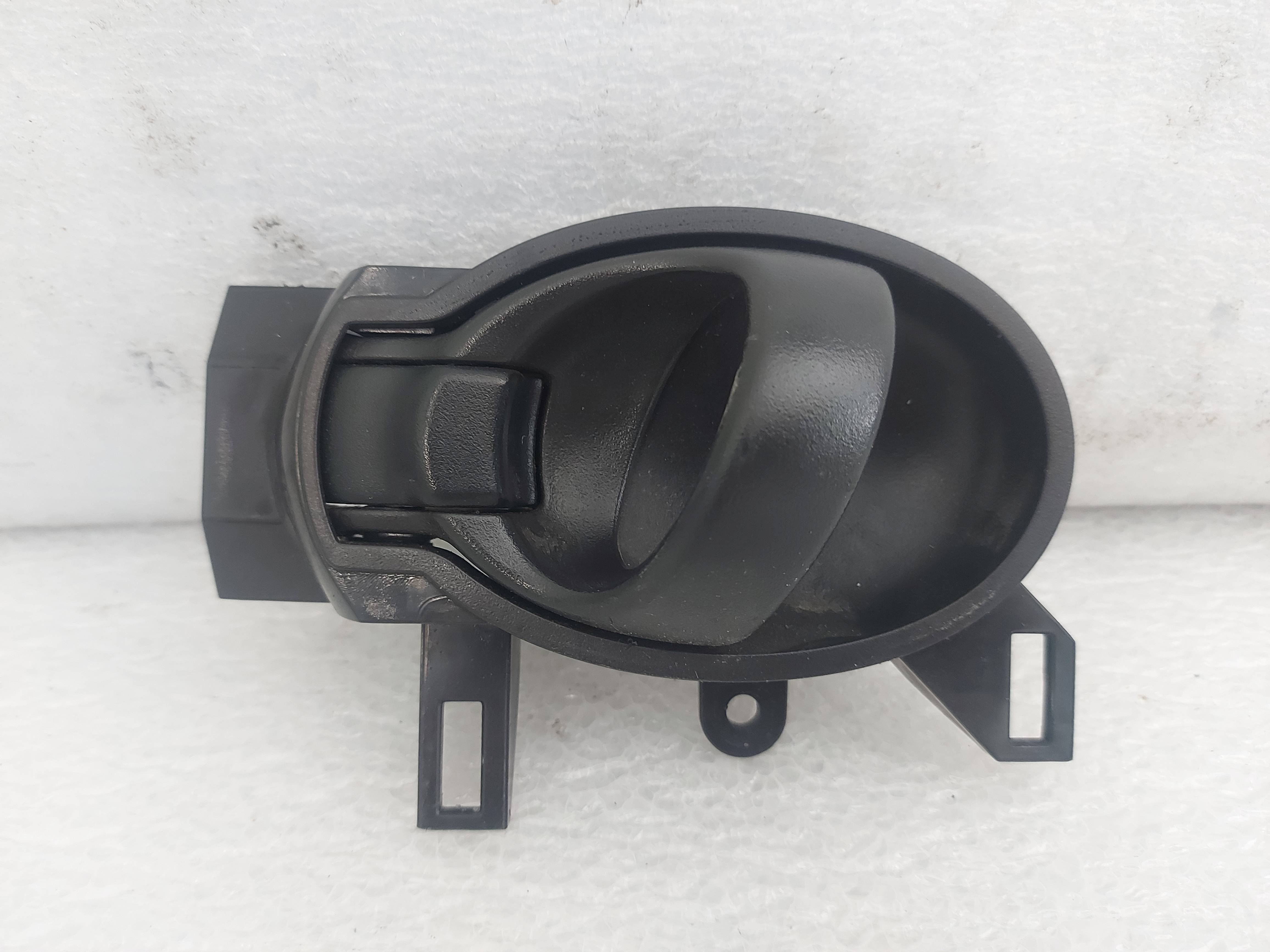 Nissan March 2012 - 2018 Manija Delantera Izquierdo Usado Original - vista 1