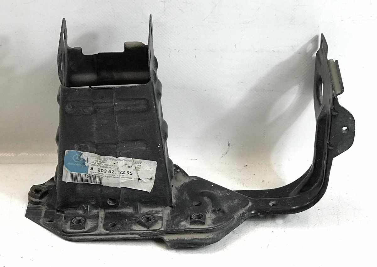 Mercedes Benz C200 2001-2006 Soporte Base  Delantero Derecho