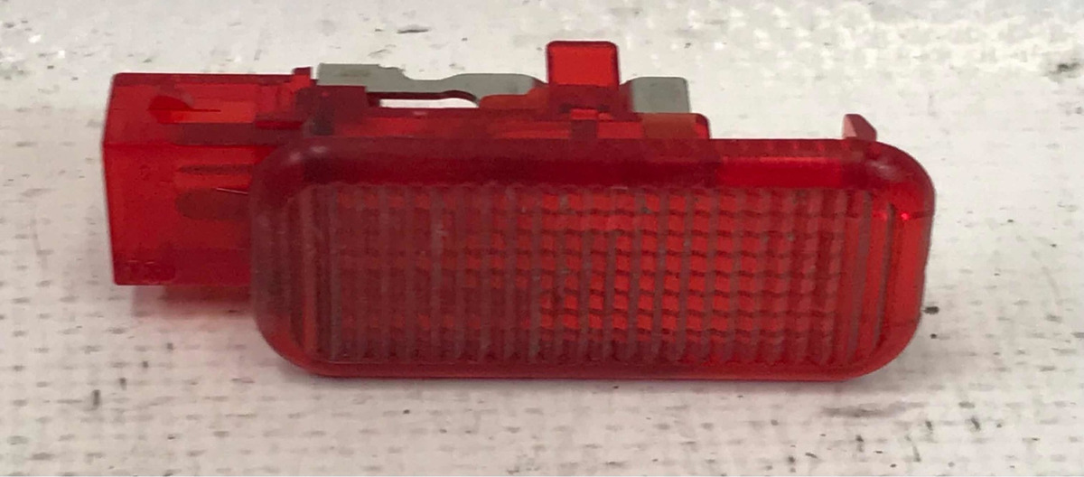 Audi A4 1999 Al 2008 Luz De Cortesia Panel Delantero Derecho