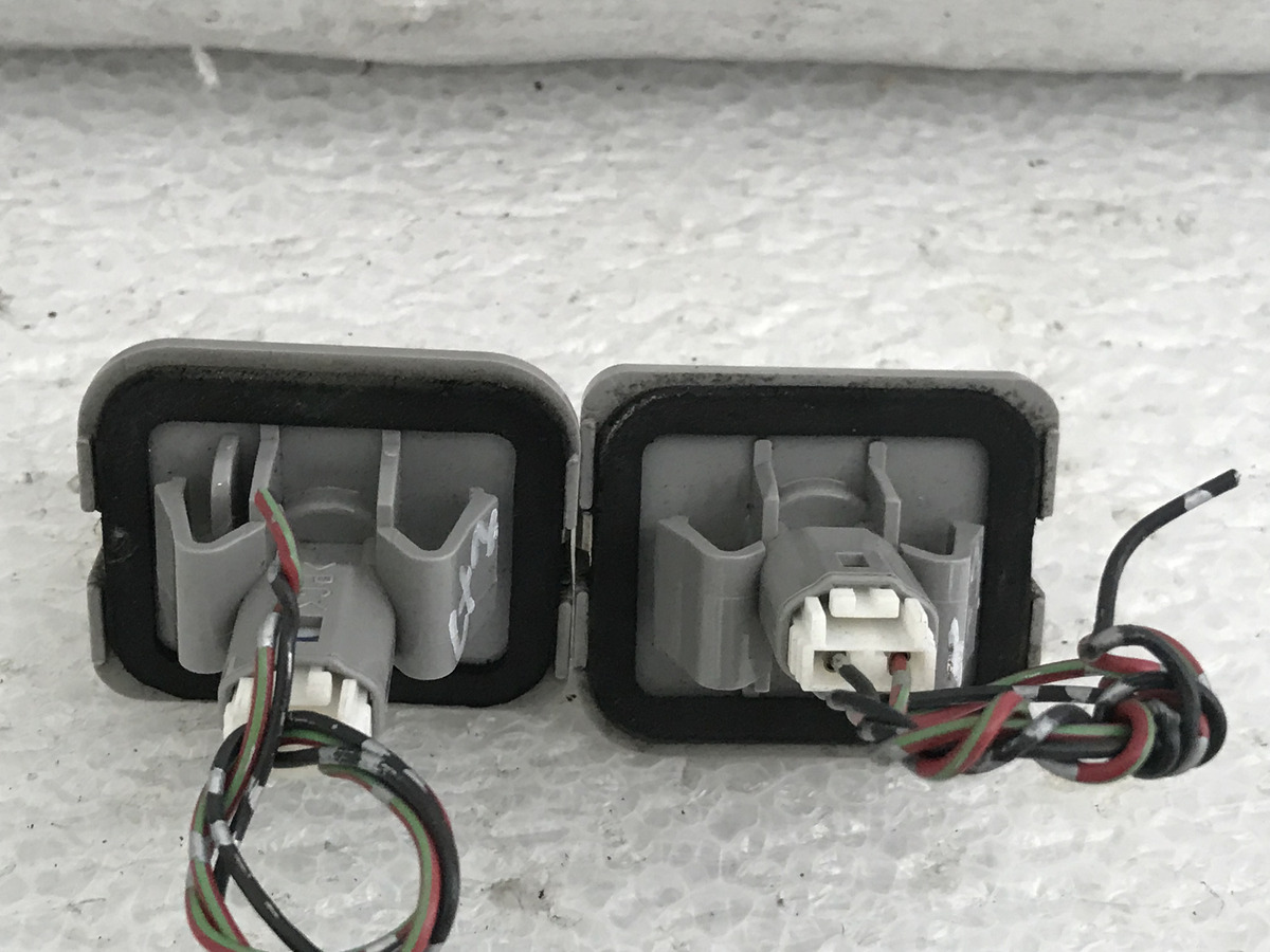 Mazda Cx-7 2007 Al 2012 Par Luz De Placa Trasera