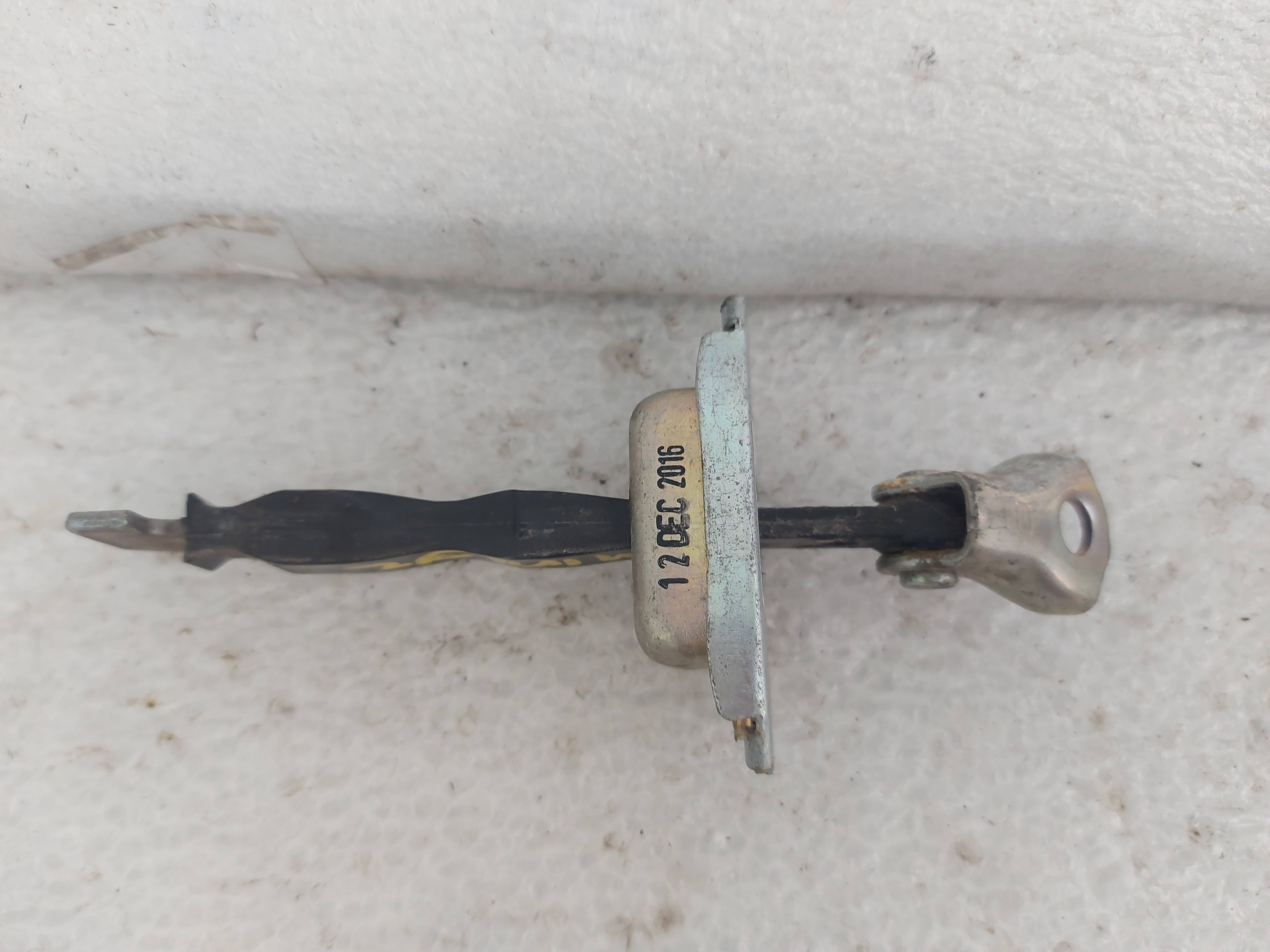 Mitsubishi Mirage 2017 - 2021 Tirante Trasera Usado Original