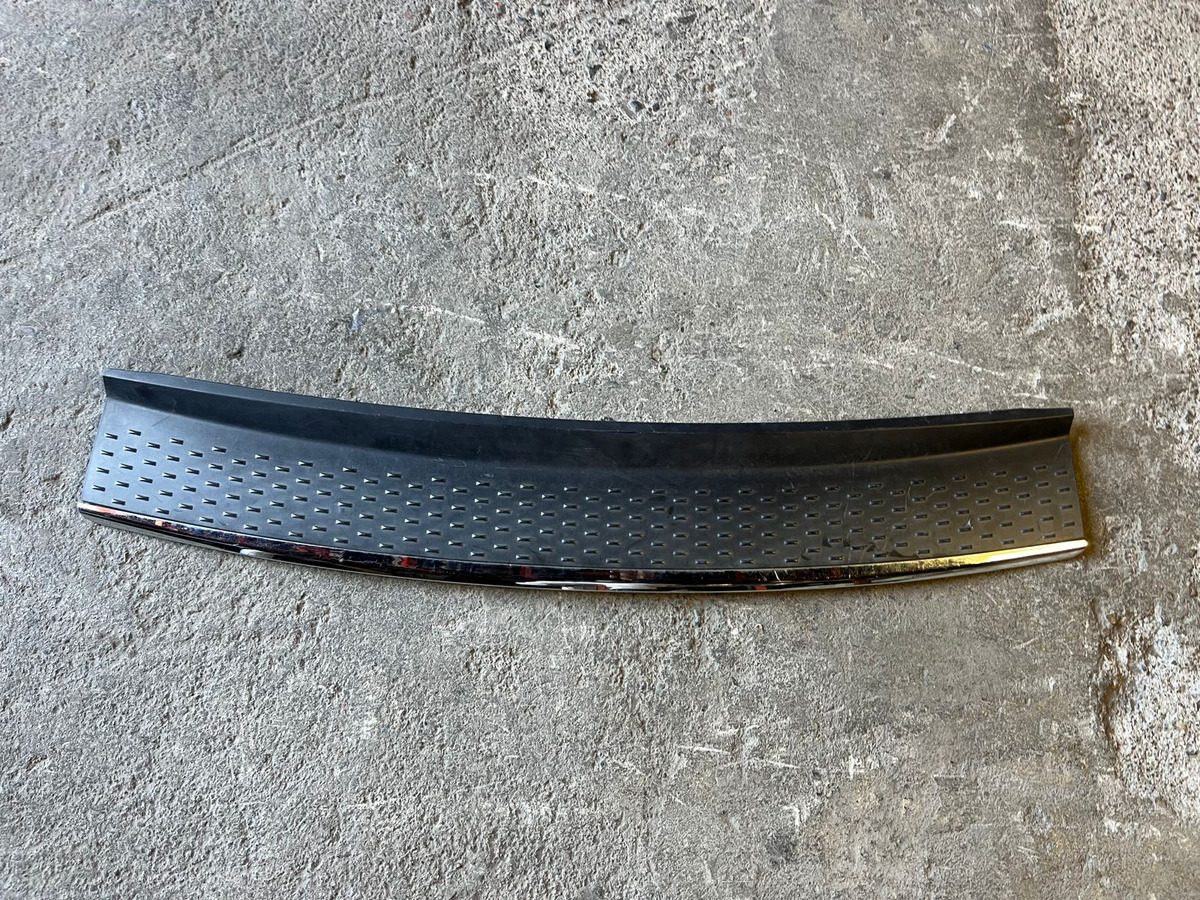 Hule De Facia Trasera Dodge Caravan 2014-2016