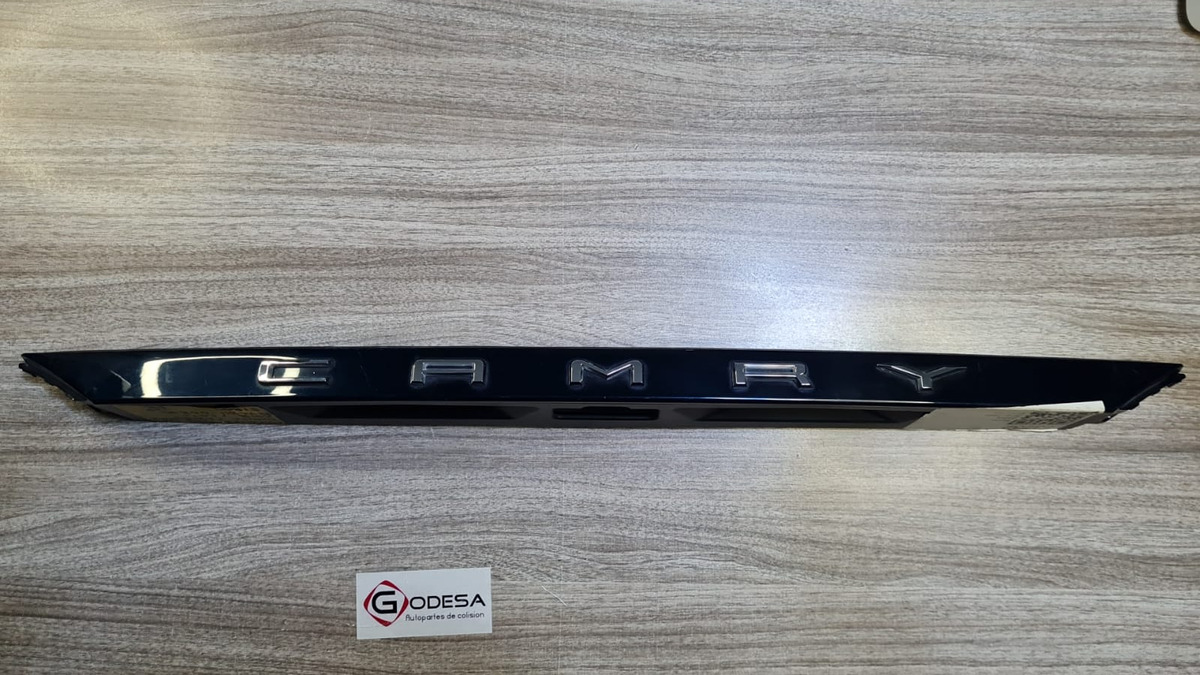 Moldura Tapa Cajuela Camry 2018-2020