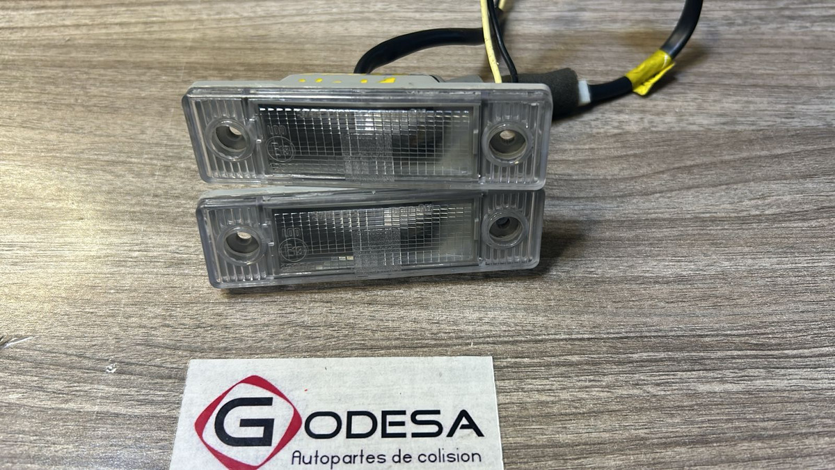 Luz De Placa Chevrolet Cruze 2011-2014 C/conector