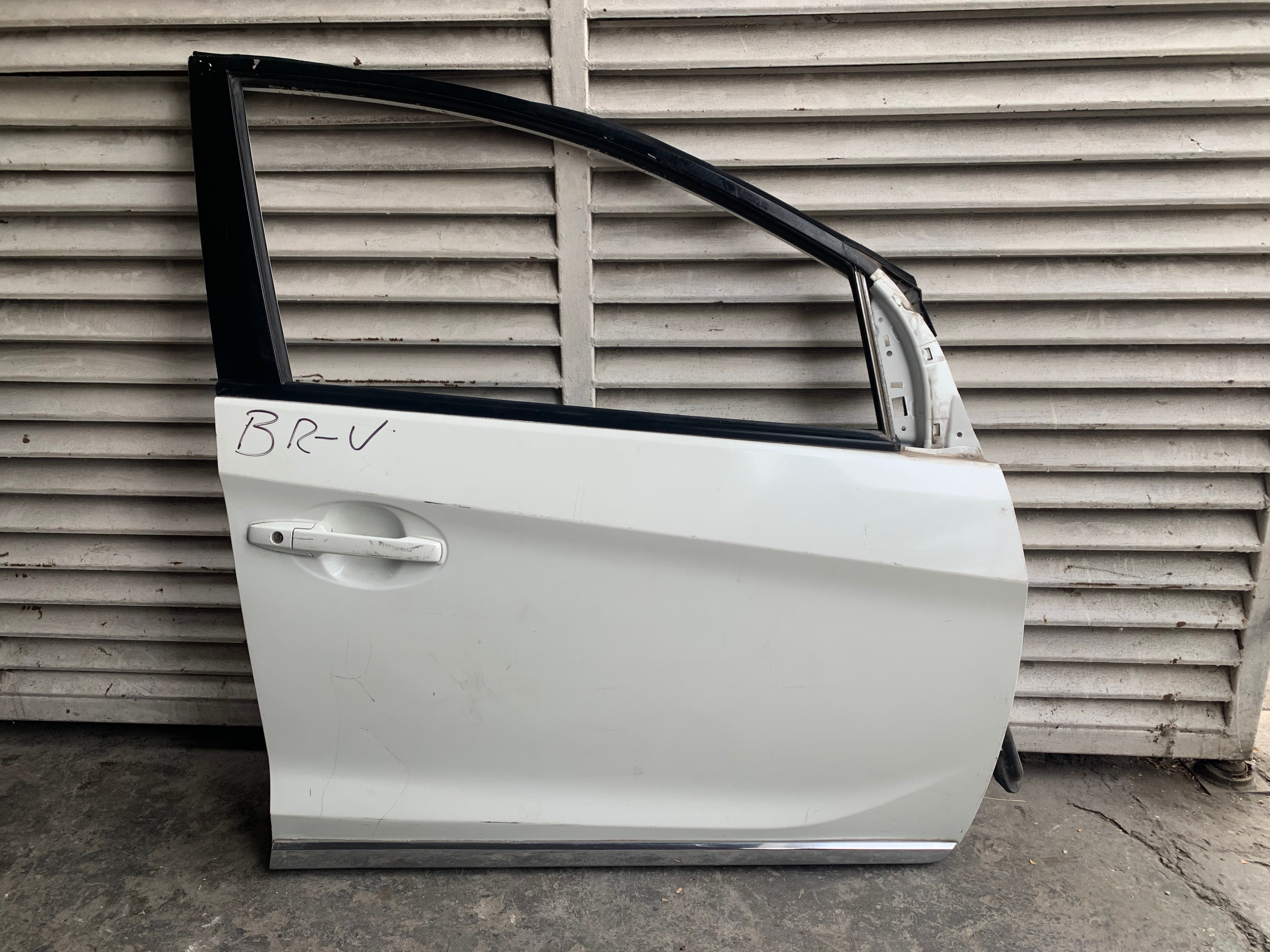 Honda BR-V 2018 - 2022 Puerta Delantera Derecho Usado Original - vista 1