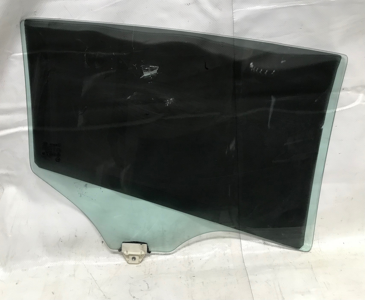 Mazda 3 2014 Al 2018 Vidrio Cristal Trasero Izq Hb
