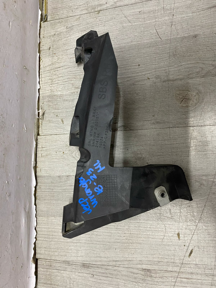 Guia Faro Derecha Jeep Wrangler 2018 2020 2021 2022 2023