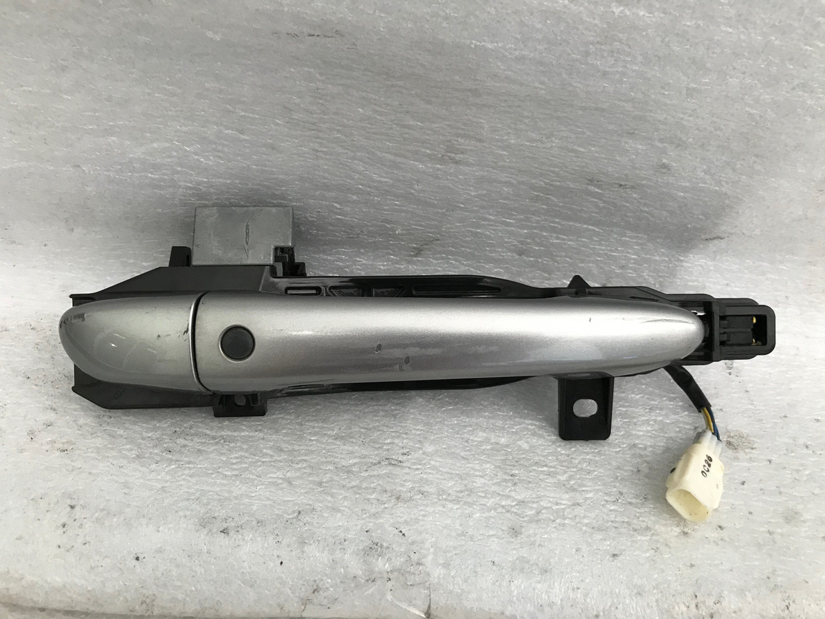 Mazda 3 2010 - 2013 Manijas de Puertas Delantera Derecho Usado - vista 1