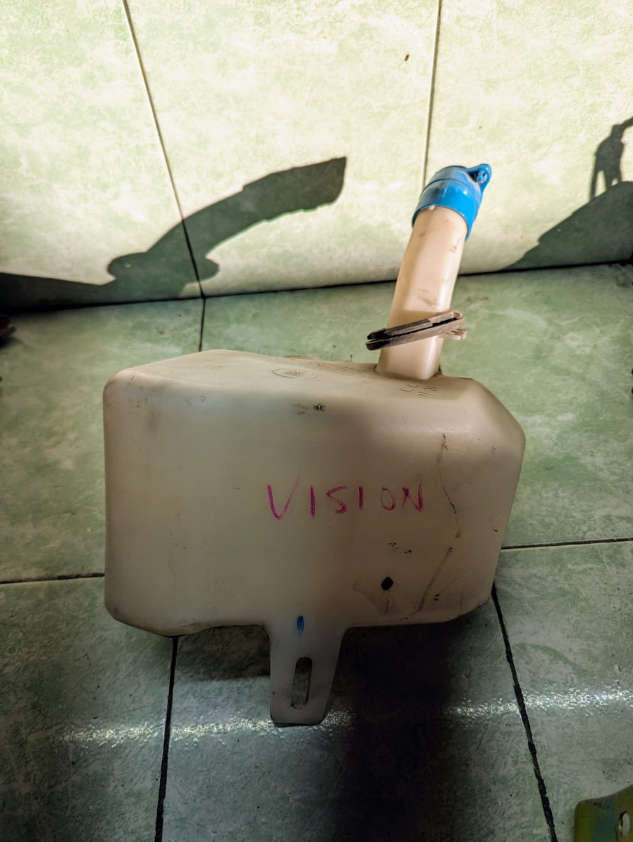 Dodge Vision 2015-2018 Deposito Agua Limpiabrisas C/bomba