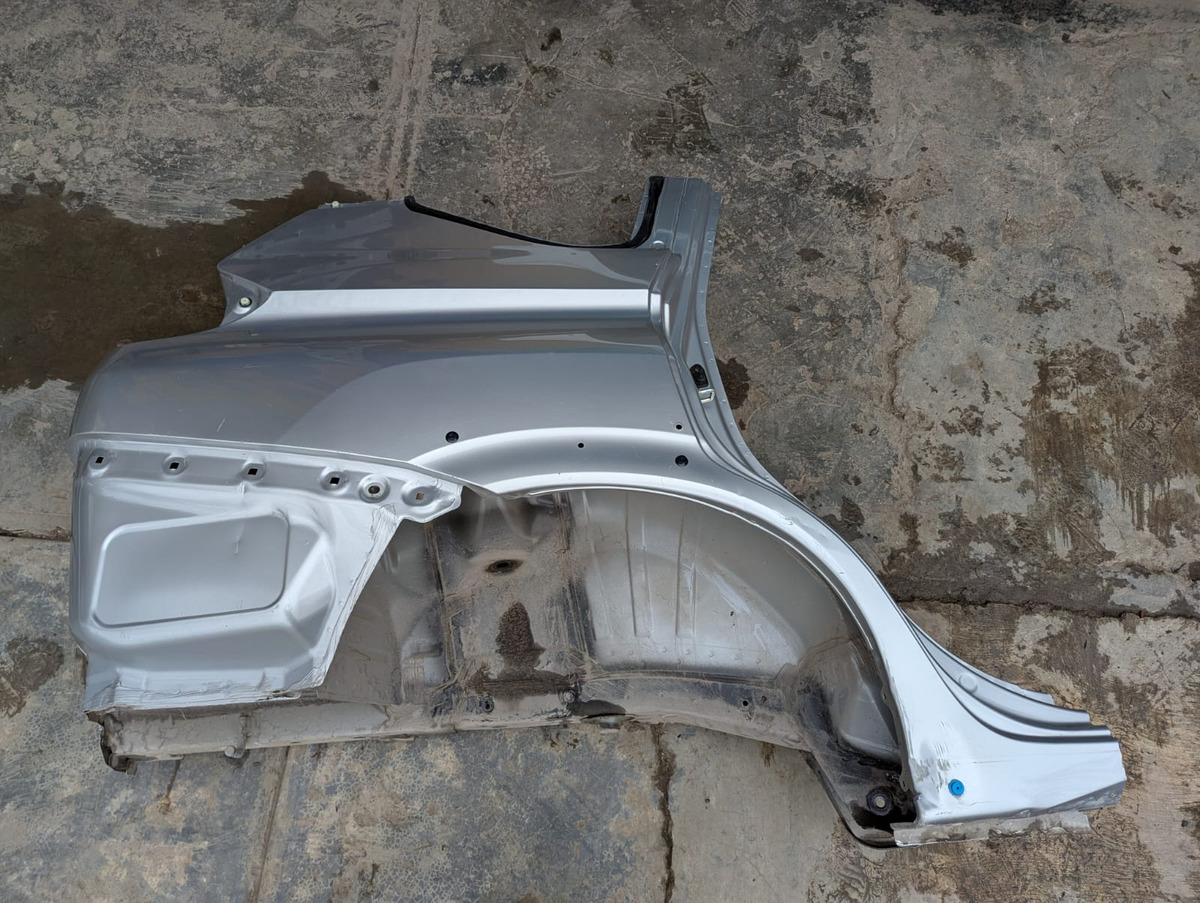 Mitsubishi Xpander 2022-2024 Costado Derecho