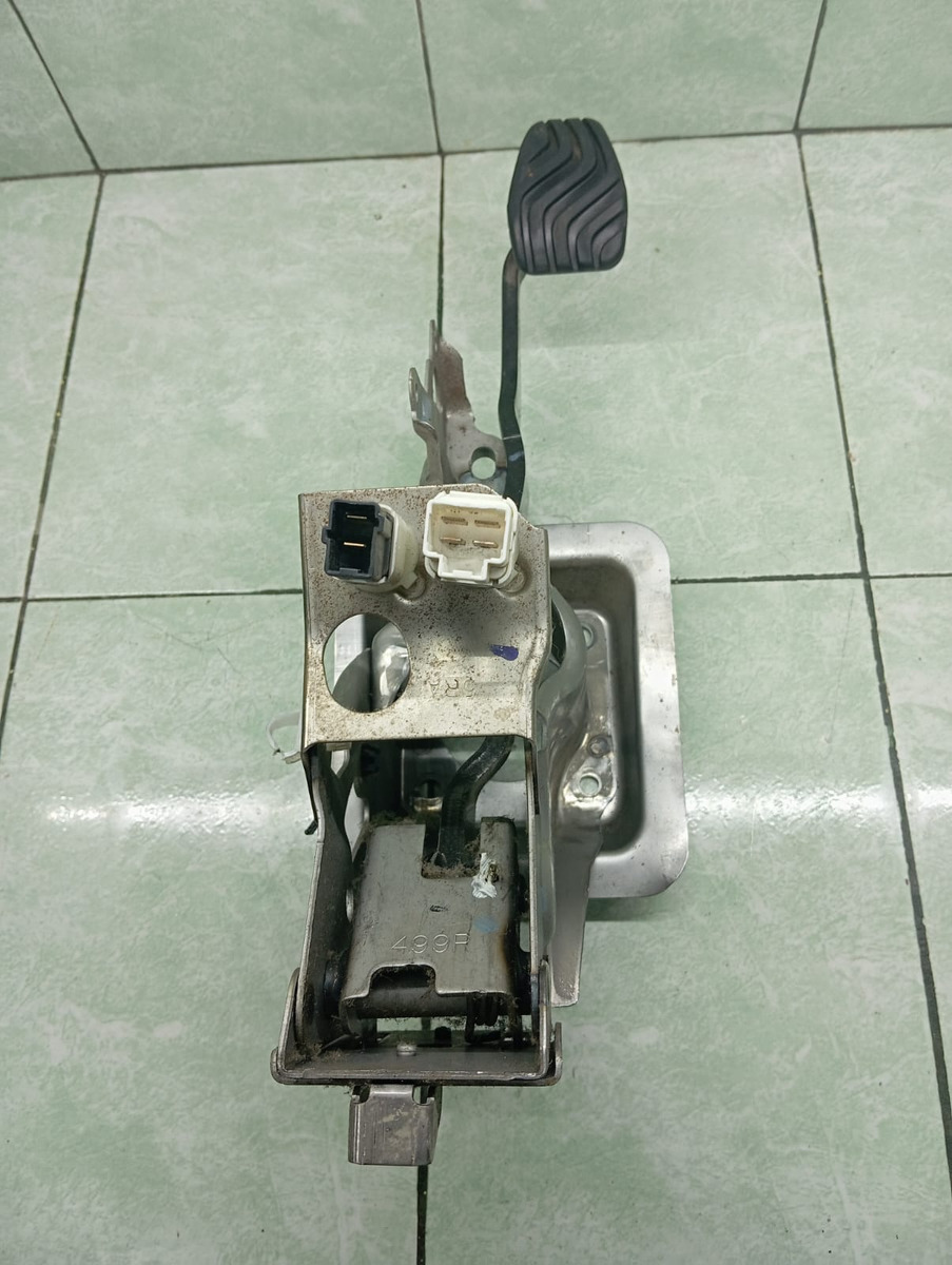 Mg Mg5 21 Al 24 Pedal De Freno