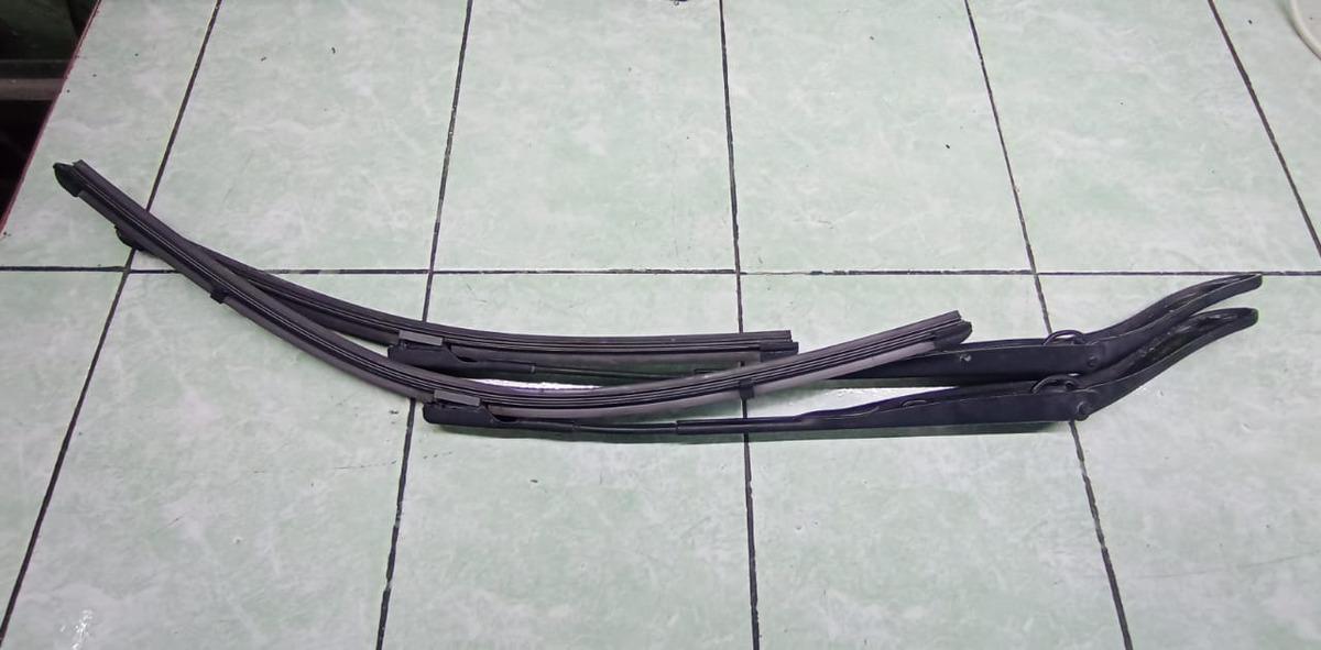 Renault Duster 13 Al 18 Par Brazos Limpiaparabrisas