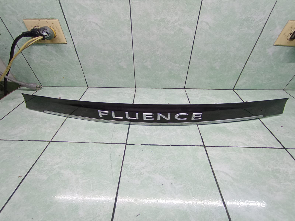 Renault Fluence 11 Al 17 Moldura De Cajuela