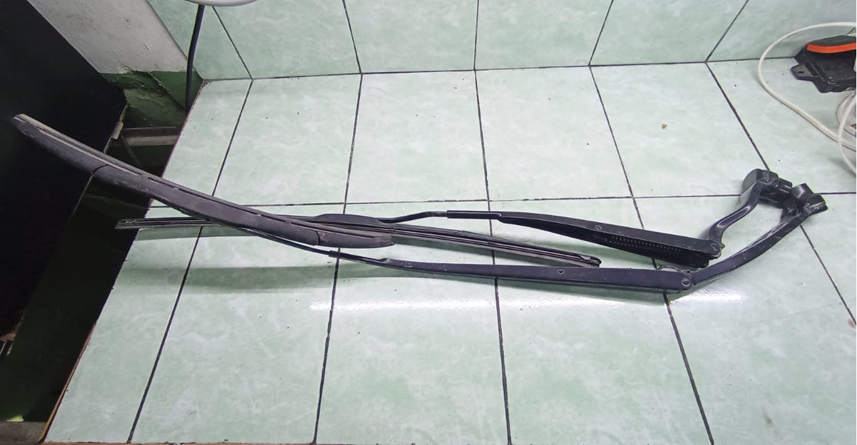 Mitsubishi Xpander 22 Al 24 Par Brazos Limpiaparabrisas