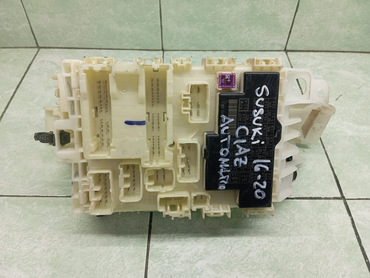 Suzuki Ciaz 16 Al 20 Caja De Fusibles