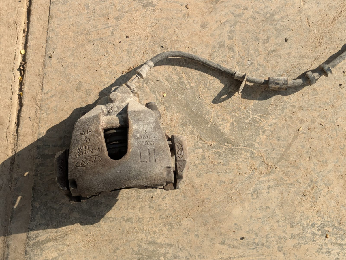 Ford Focus 2012-2014 Caliper Delantero Izquierdo - vista 1