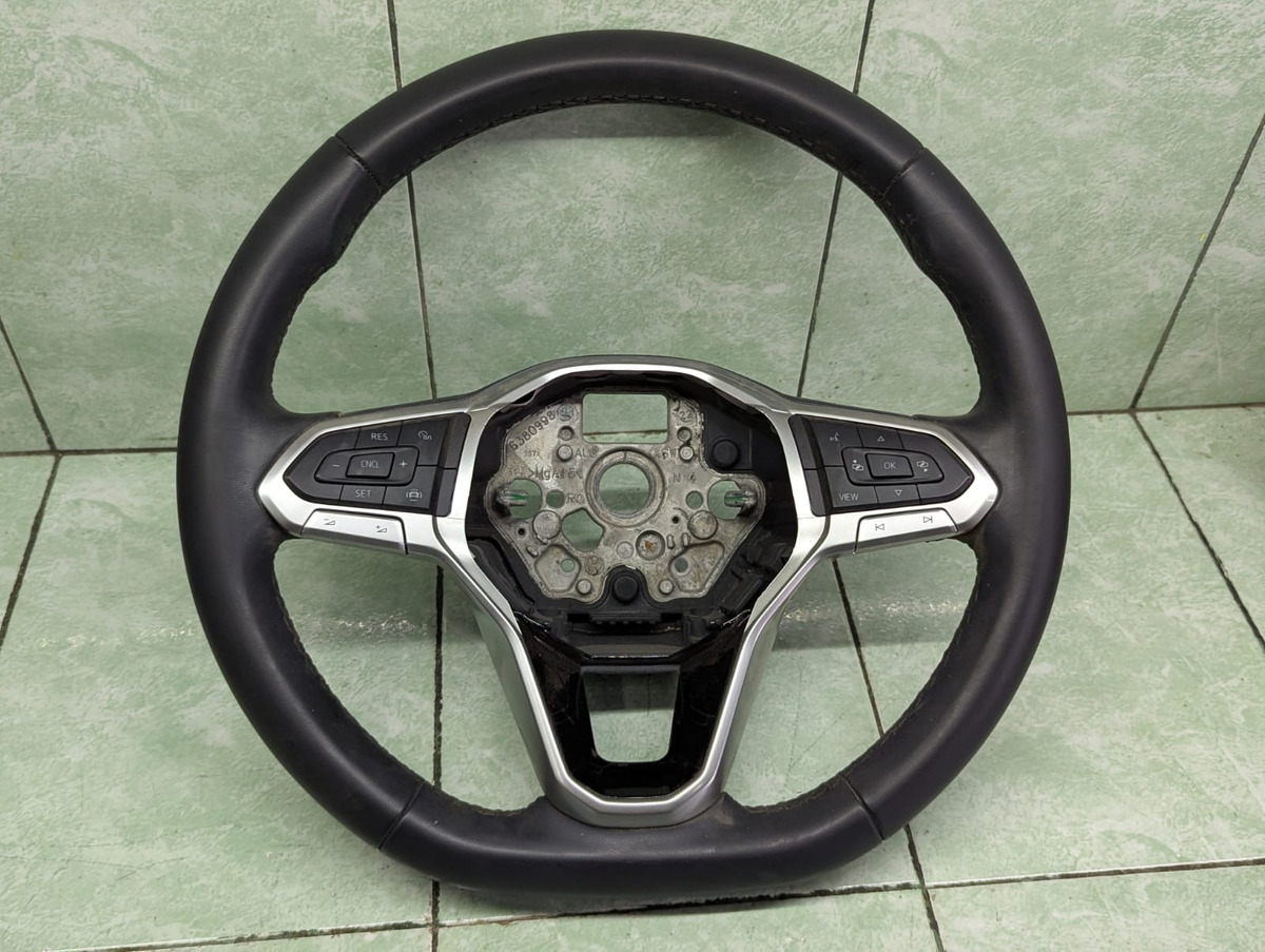 Volkswagen Taigun 2021-2025 Volante Original