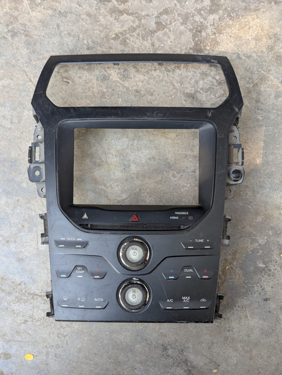 Ford Explorer 2011-2015 Controles Estereo Y A/c Carro - vista 1