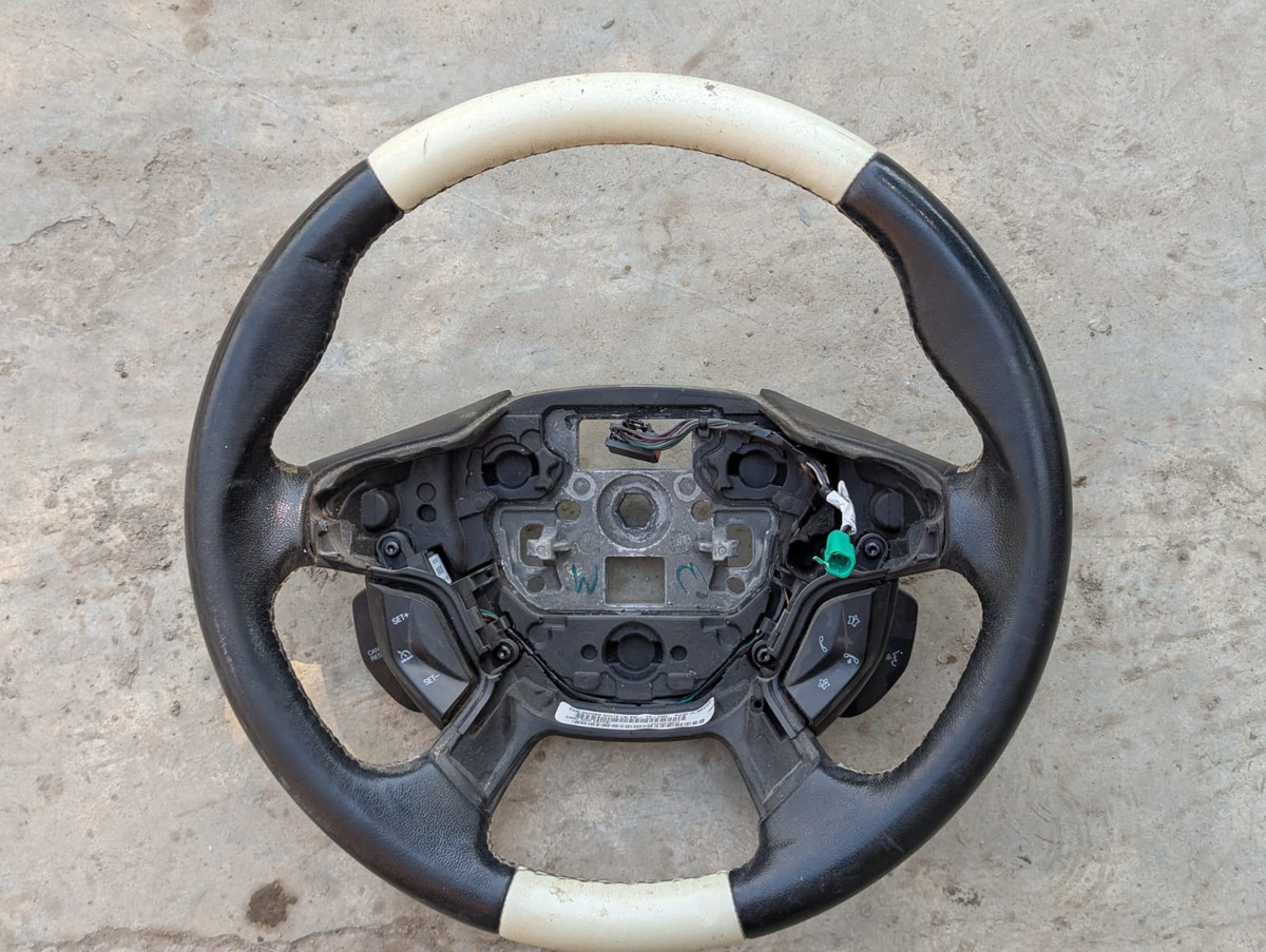 Ford Focus 2012-2014 Volante Original