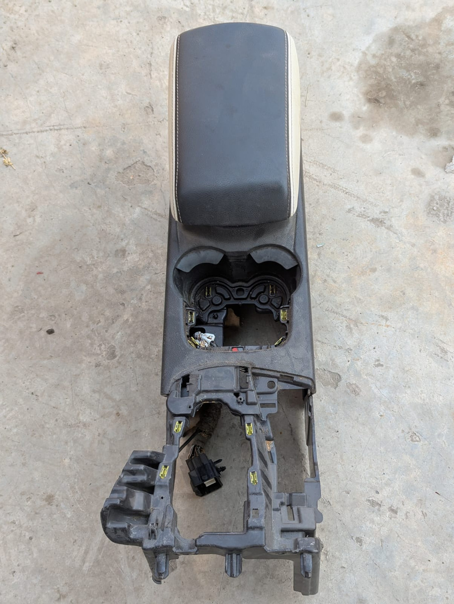 Ford Focus 2012-2014 Consola Central Guantera