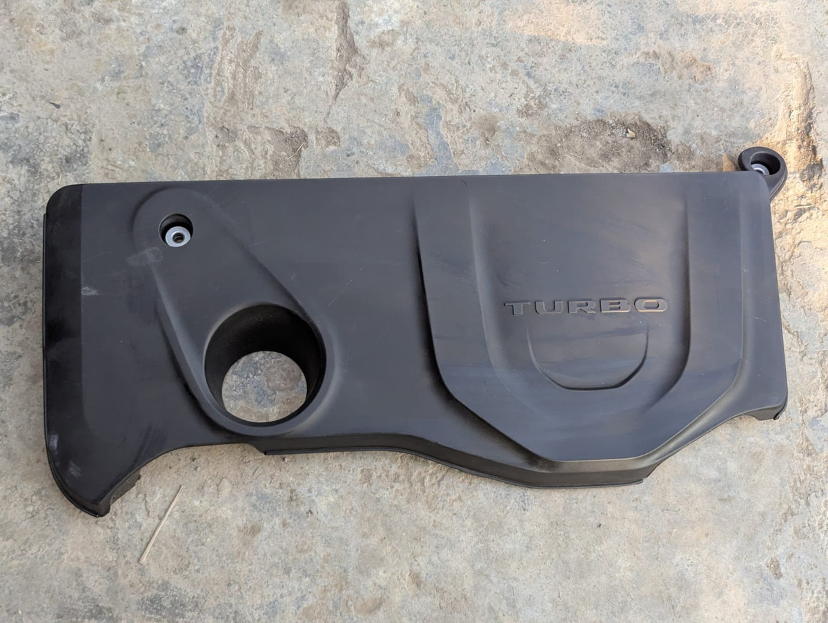Fiat Fastback 1.3 Turbo 2024-2025 Tapa Embellecedora Motor