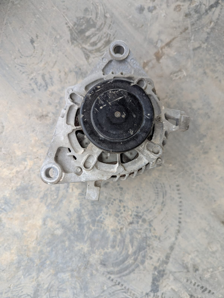 Toyota Hilux 2.8 2016-2022 Alternador Detalle