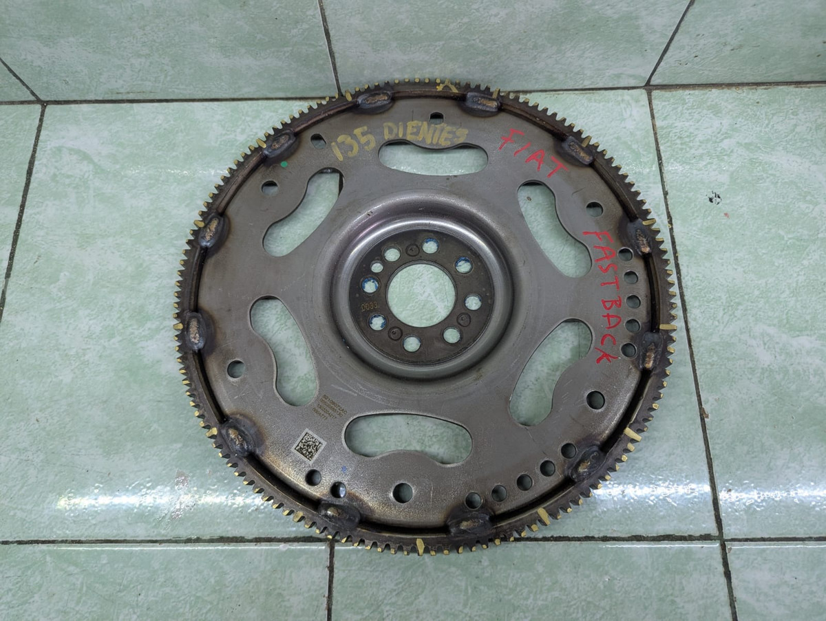 Fiat Fastback 2024-2025 Aro Dentado 135 Dientes