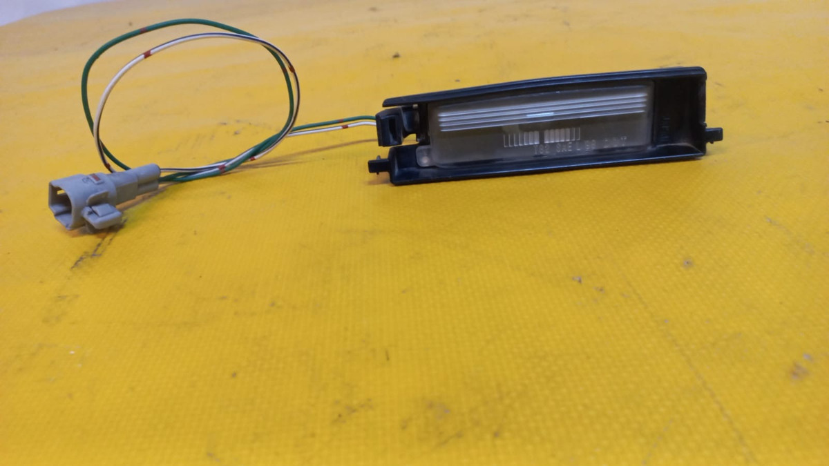 Luz Porta Placa Trasera Toyota Rav4 2006 2012 Blanco
