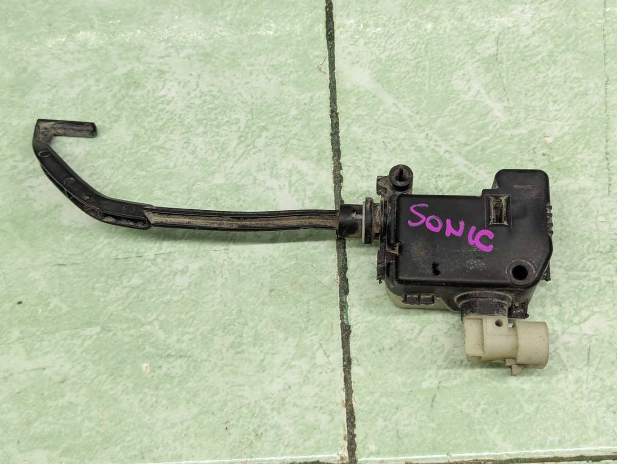 Chevrolet Sonic 2012-2017 Actuador Tapa Gasolina