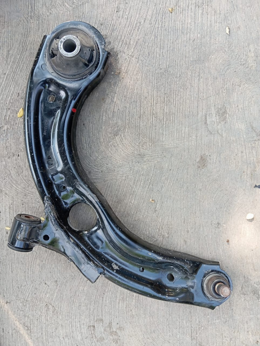 Mazda 3 2019-2023 Horquilla Inferior Izquierda Orig - vista 1