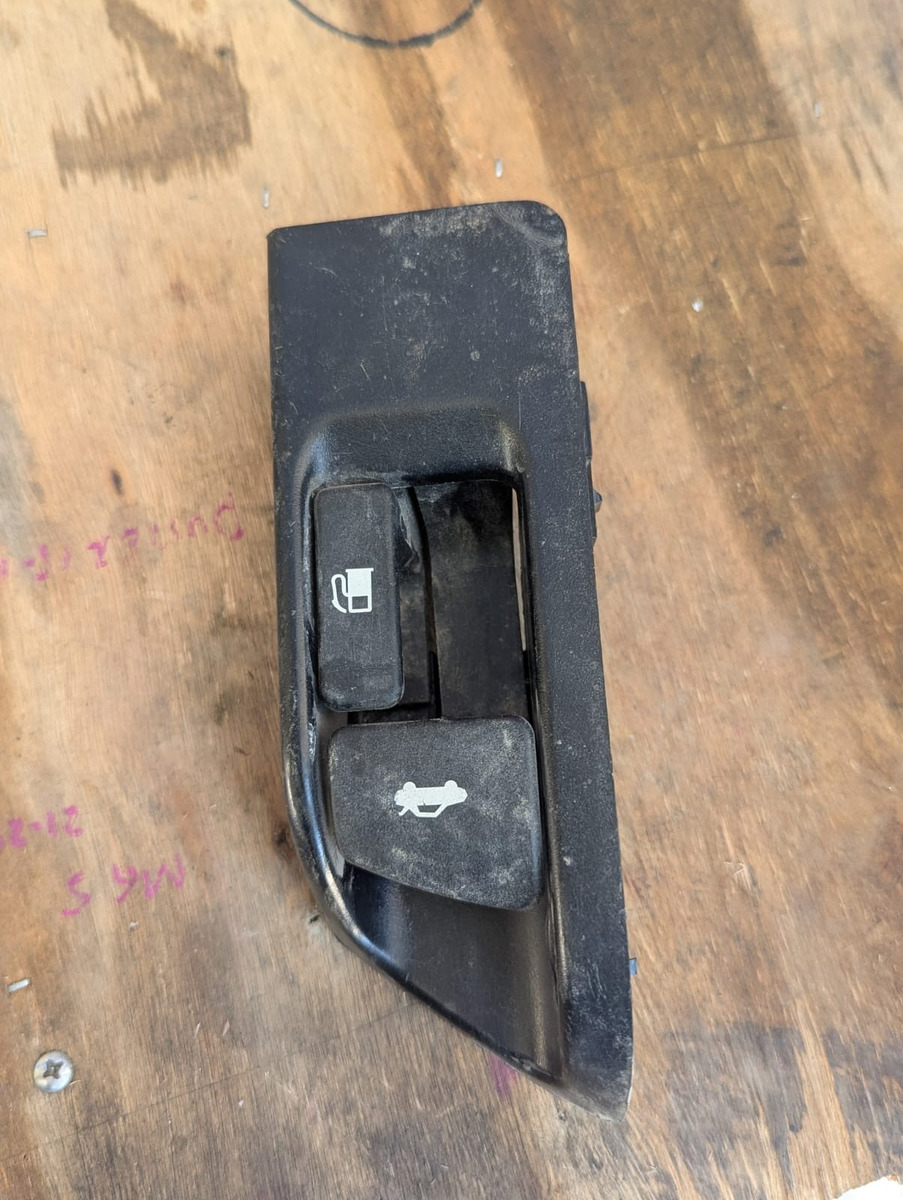 Toyota Camry 2007-2011 Palanca Apertura Cajuela Gas