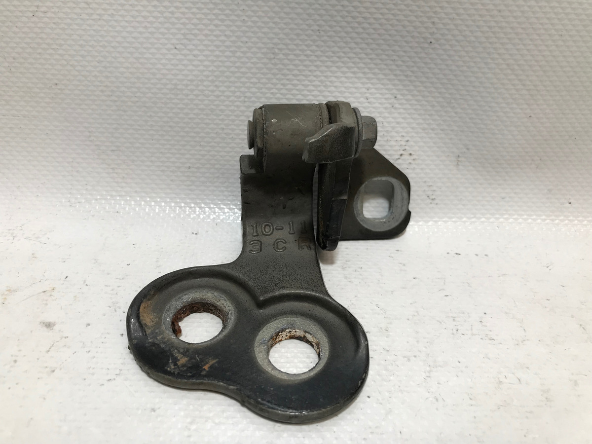 Ford Focus 2012 Al 2018 Bisagra Delantera Derecha Inferior