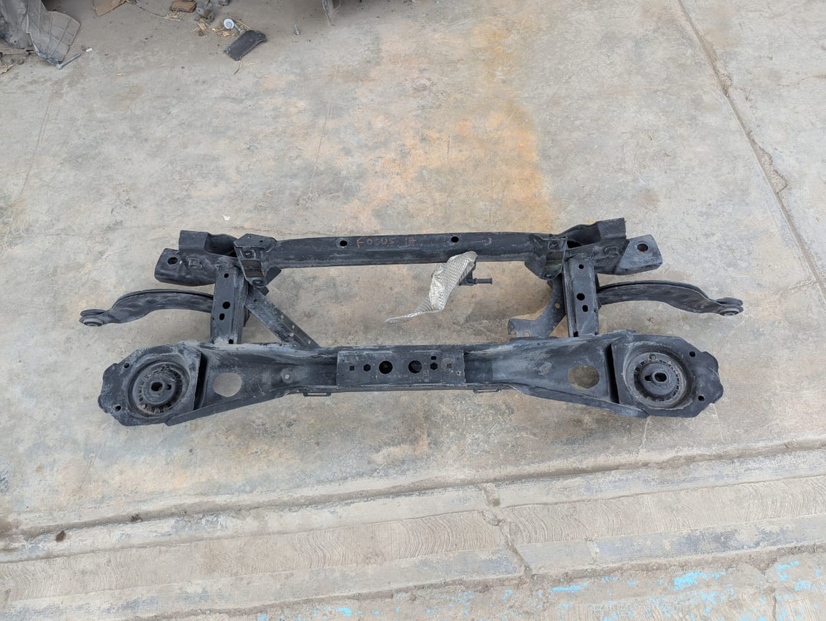 Ford Focus 2012-2014 Puente De Suspension Trasero
