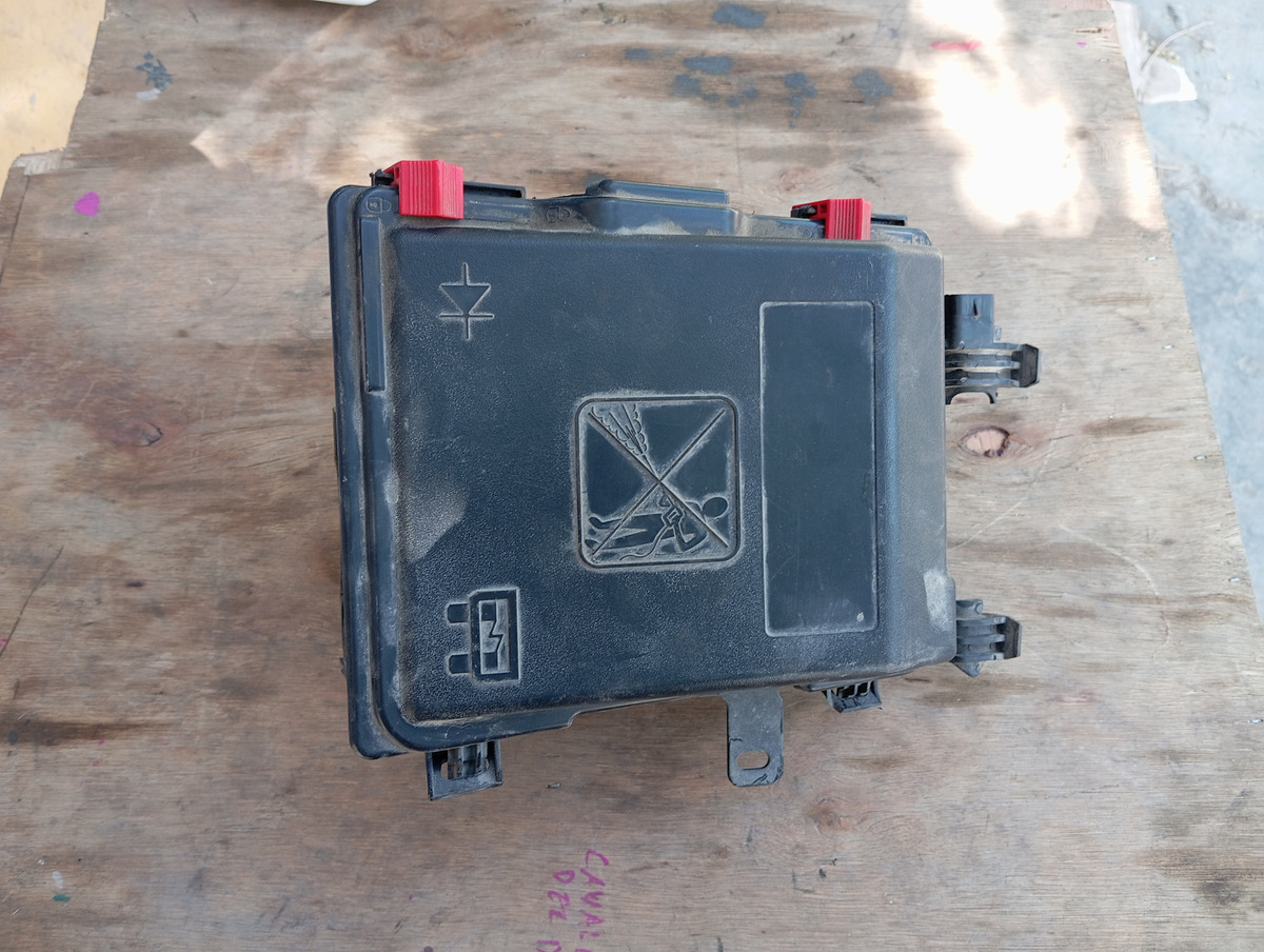 Peugeot 3008 2.0 Hdi 2018-2022 Caja Protectora De Fusibles