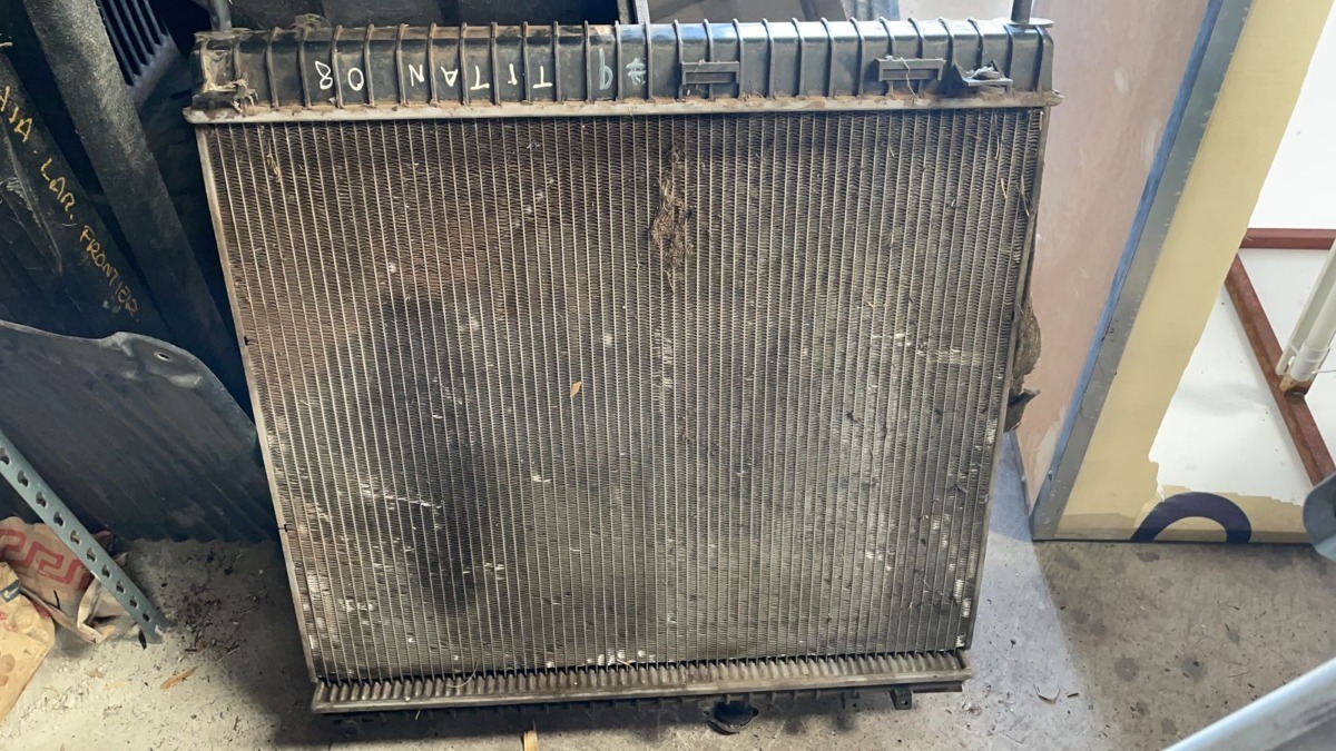 Radiador De Agua Nissan Titan 07-14