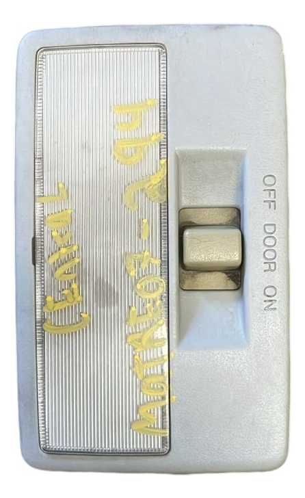 Lampara Interna Central Mazda Tres 2007-2009 De Uso Orig.