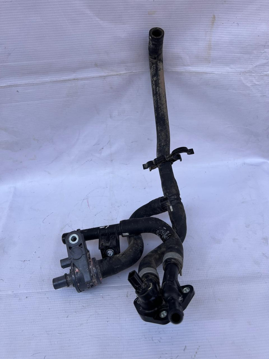 Toma Agua Toyota Rav4 2019-2023 Usado Original