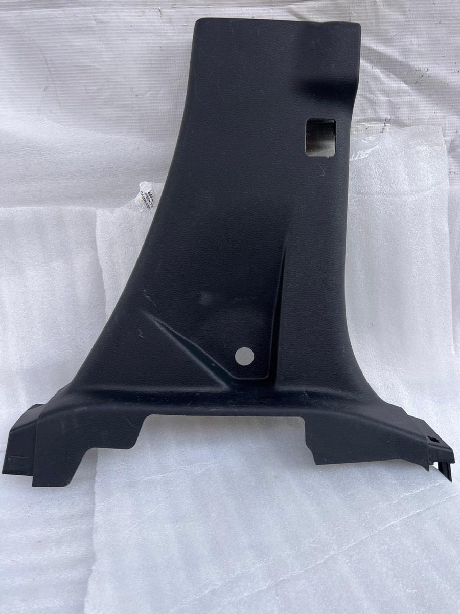 Moldura De Poste Central Derecho Toyota Sienna 2021-2024 Negro - vista 1
