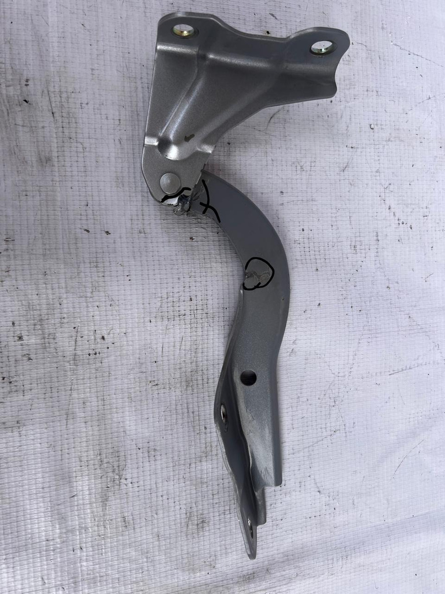 Bisagra D Cofre Derecha Mitsubishi L200 15-19 Usado Original