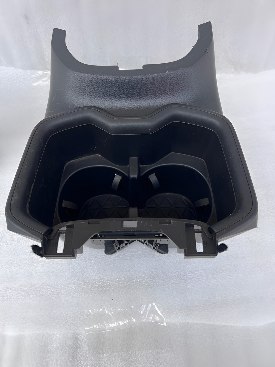 Porta Vasos Centrales Toyota Rav4 2019-2024 Usado Original Negro