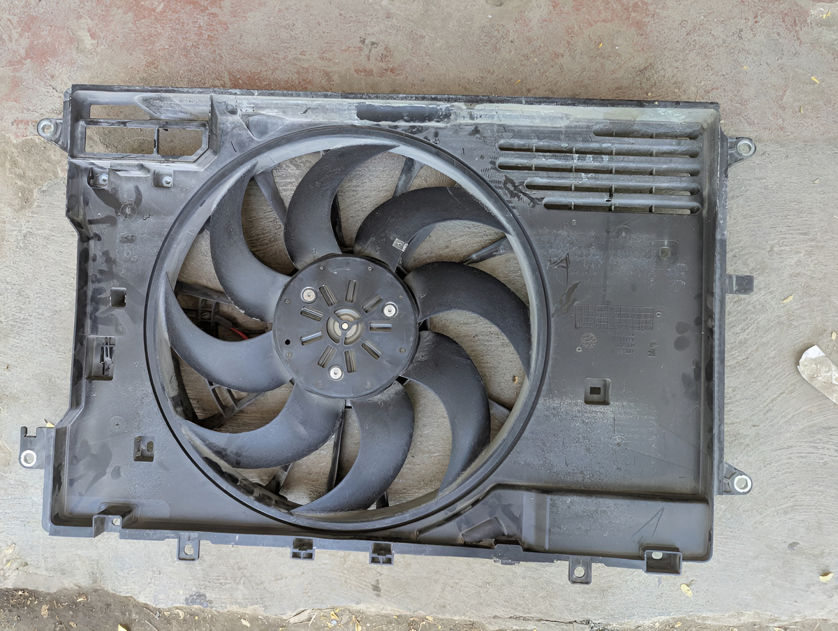 Mazda 3 Cx-30 2021-2024 Motoventilador Original