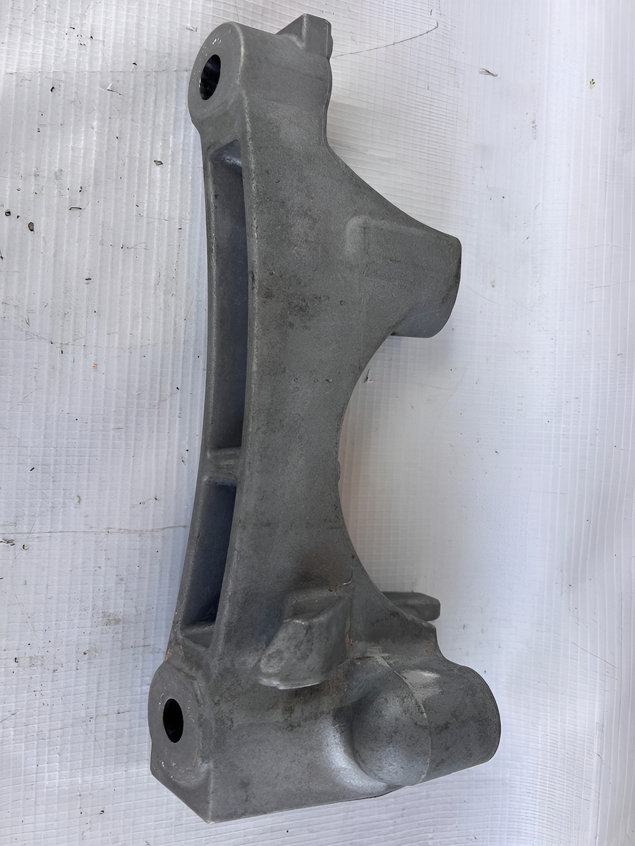 Soporte De Alternador Toyota Sienna 2024 Usado Original