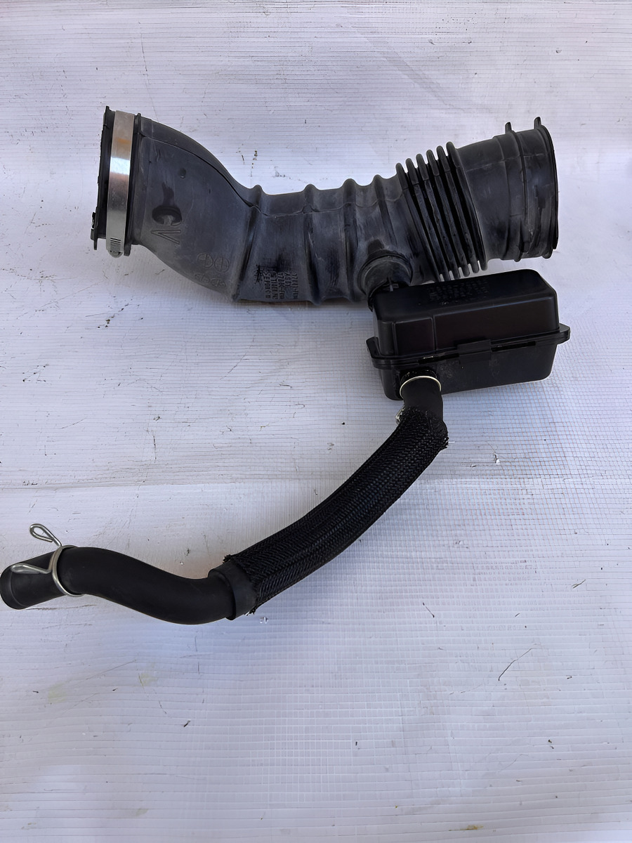Manguera Caja Portafiltro Toyota Sienna 2024 Usado Original
