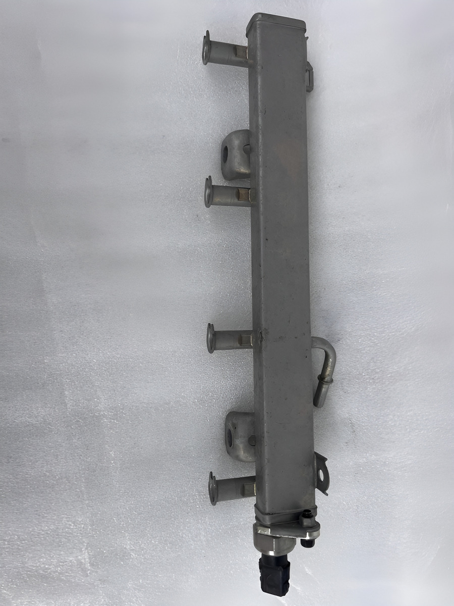 Riel De Inyectores Toyota Sienna 2021-2024 Usado Original